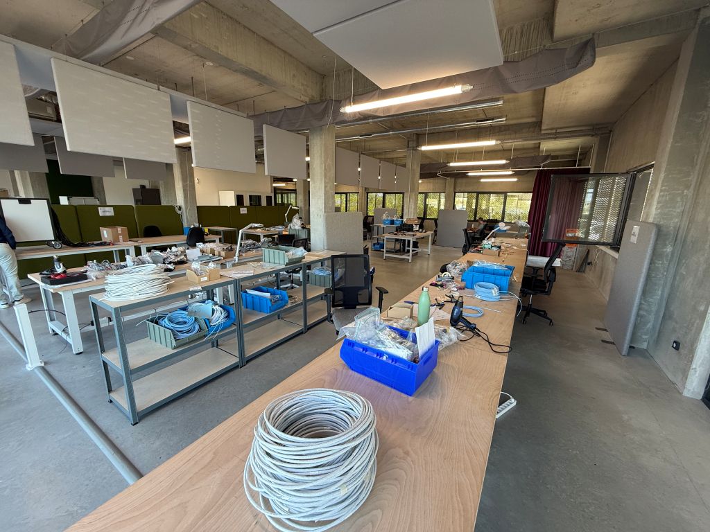 Do iT Platinium workshop — aerospace wiring harness manufacturing facility